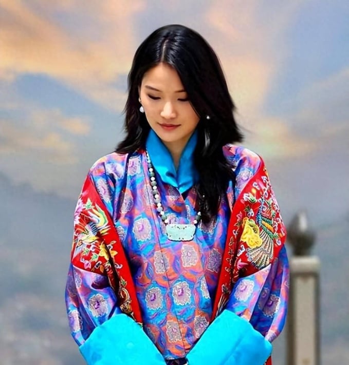 Hoàng hậu vạn người mê của Bhutan lộ diện sau khi hạ sinh công chúa, nhan sắc hiện tại khiến ai cũng bất ngờ
