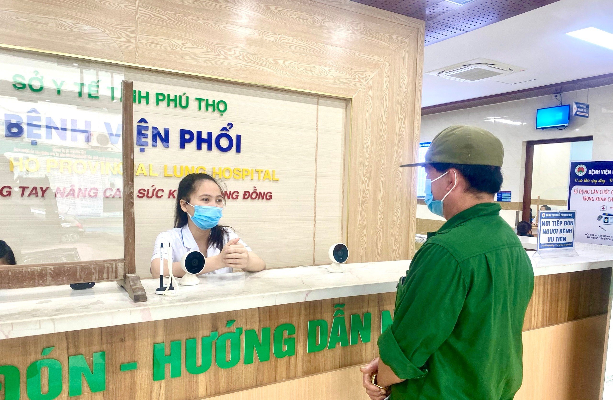 Người đàn ông 38 tuổi tự nhiên sưng đau của quý