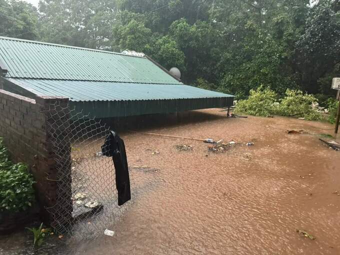 Nhiều địa phương ở Quảng Ninh ngập nặng do mưa lớn